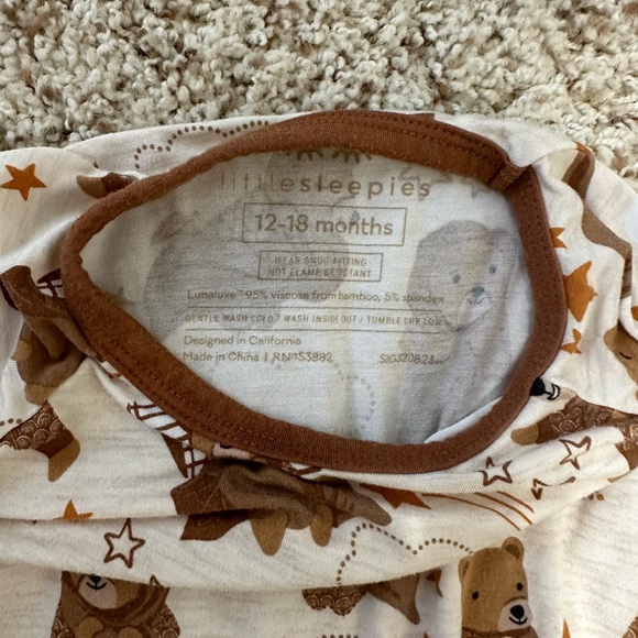 Little Sleepies Kids Unisex Onesie Beary Sleepy Crescent Zippy. Size: 12-18 Mos. - Picture 2 of 11